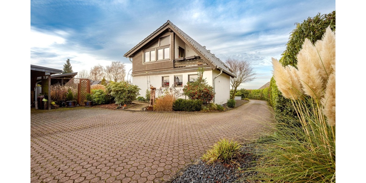 Hausrückseite mit Balkon