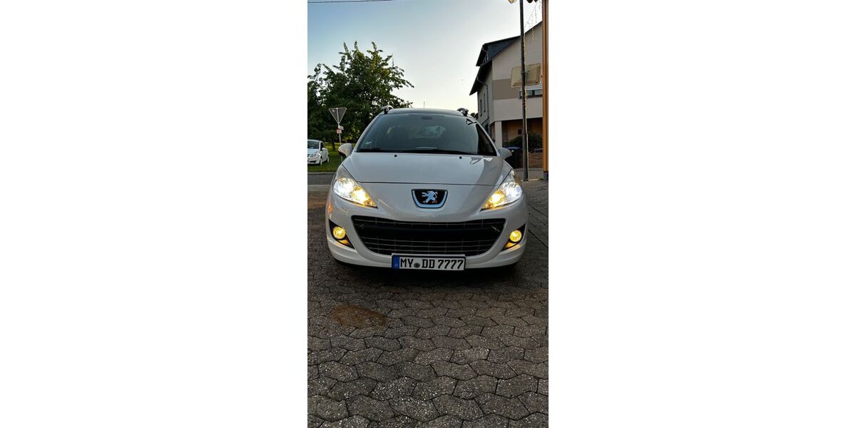 Peugeot 207 182.000 km 2.800 &euro; Macken 56290