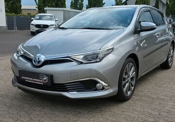 Toyota Auris 111.000 km 13.999 &euro; Andernach 56626